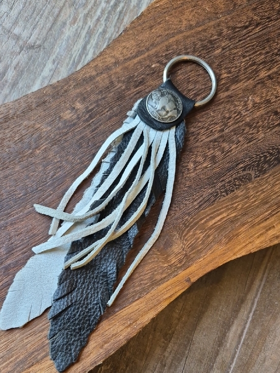None Accessories - Vtg Handcrafted Leather Feathers U.S. Buffalo Nickel Coin Keychain, Black Gray